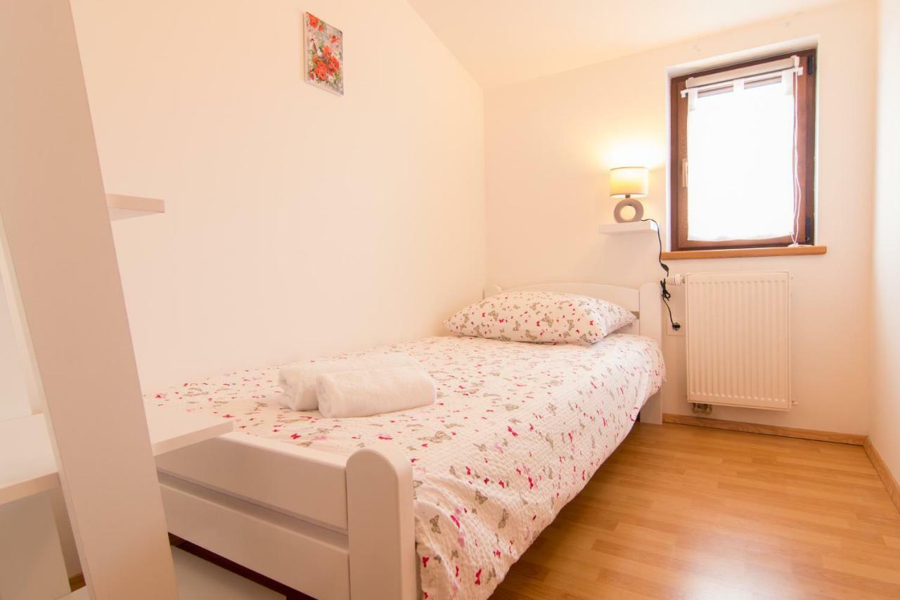 Apartman Deni Перой Екстериор снимка